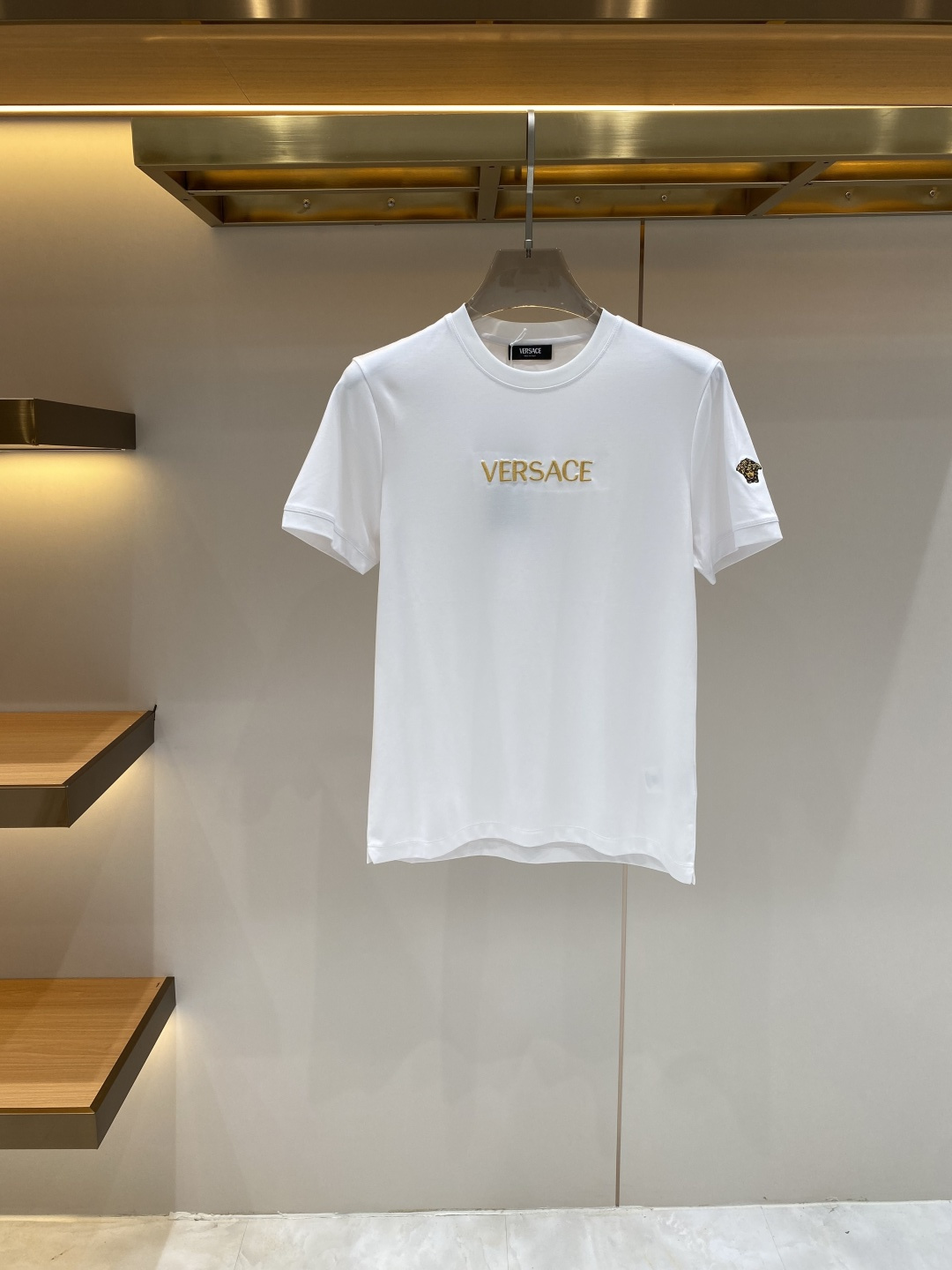 《𝙉𝙚𝙬🖤❤️范家》2026SS最新款春夏短袖T恤，丝光棉 帅气时尚，胸口顶级图案字母，简约百搭款。面料