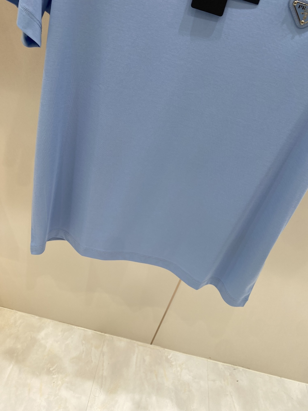 《𝙉𝙚𝙬🖤❤️普家》2026SS最新款春夏短袖T恤，丝光棉 帅气时尚，胸口顶级图案字母，简约百搭款。面料