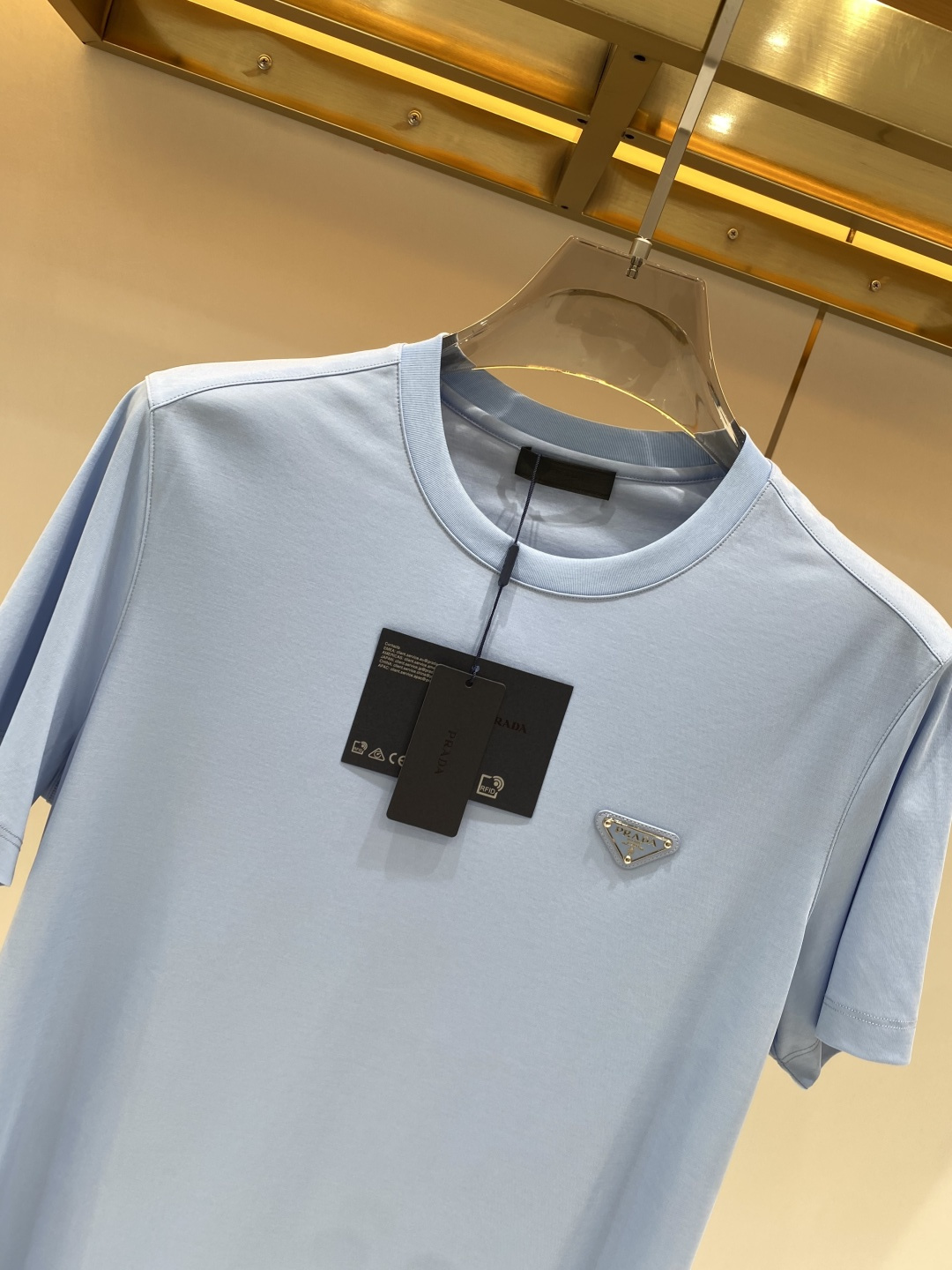 《𝙉𝙚𝙬🖤❤️普家》2026SS最新款春夏短袖T恤，丝光棉 帅气时尚，胸口顶级图案字母，简约百搭款。面料