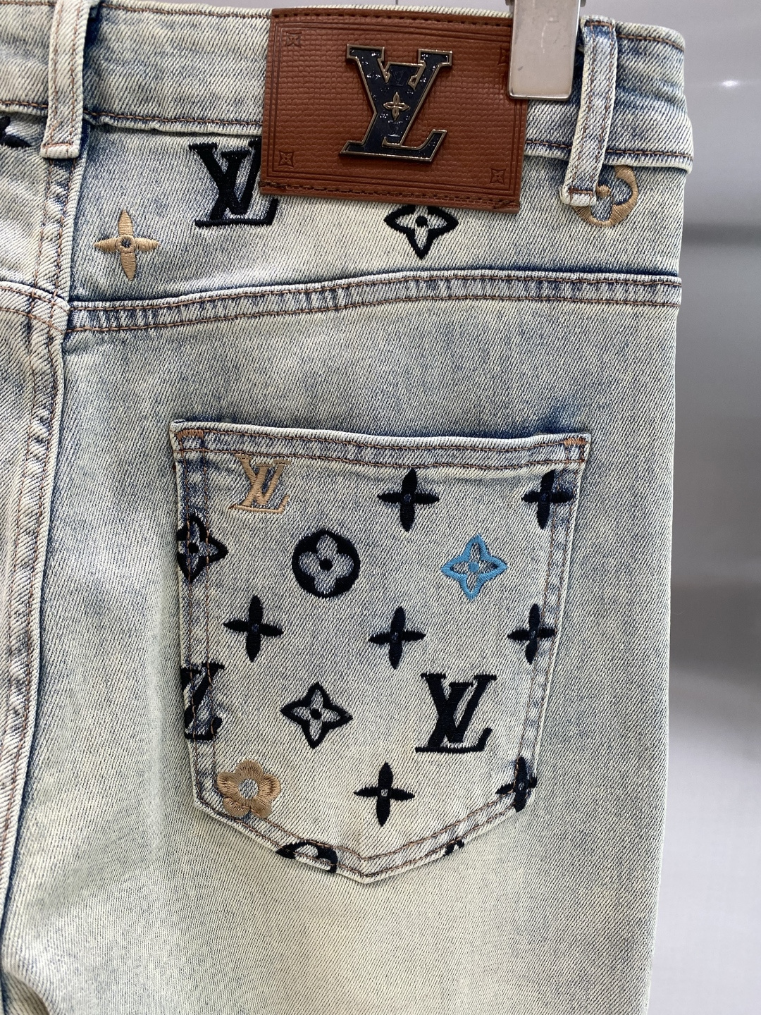 《𝙉𝙚𝙬🖤❤️驴家》2026最新品牛仔裤 专柜热销款 品味与价值共享 身穿着非常舒适 低调不失奢华 穿出