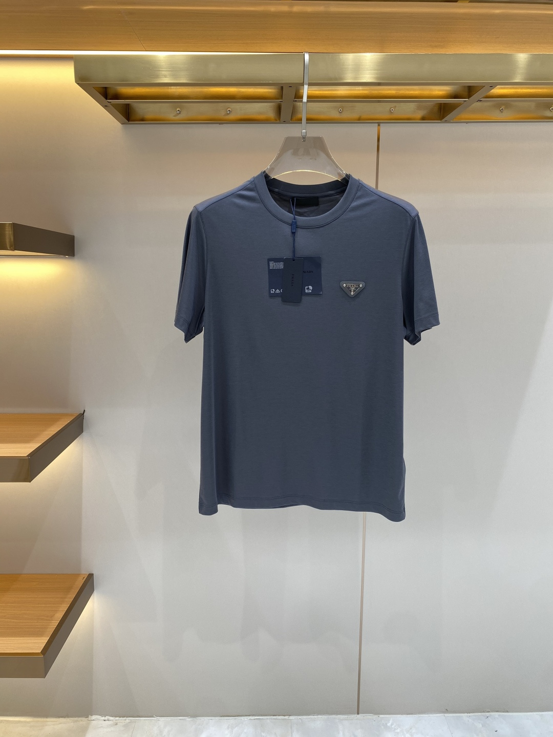 《𝙉𝙚𝙬🖤❤️普家》2026SS最新款春夏短袖T恤，丝光棉 帅气时尚，胸口顶级图案字母，简约百搭款。面料