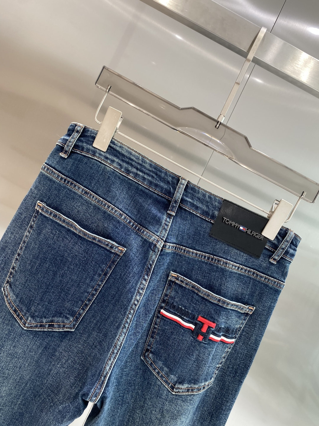 《𝙉𝙚𝙬🖤❤️TB家》2026最新品牛仔裤 专柜热销款 品味与价值共享 身穿着非常舒适 低调不失奢华 穿