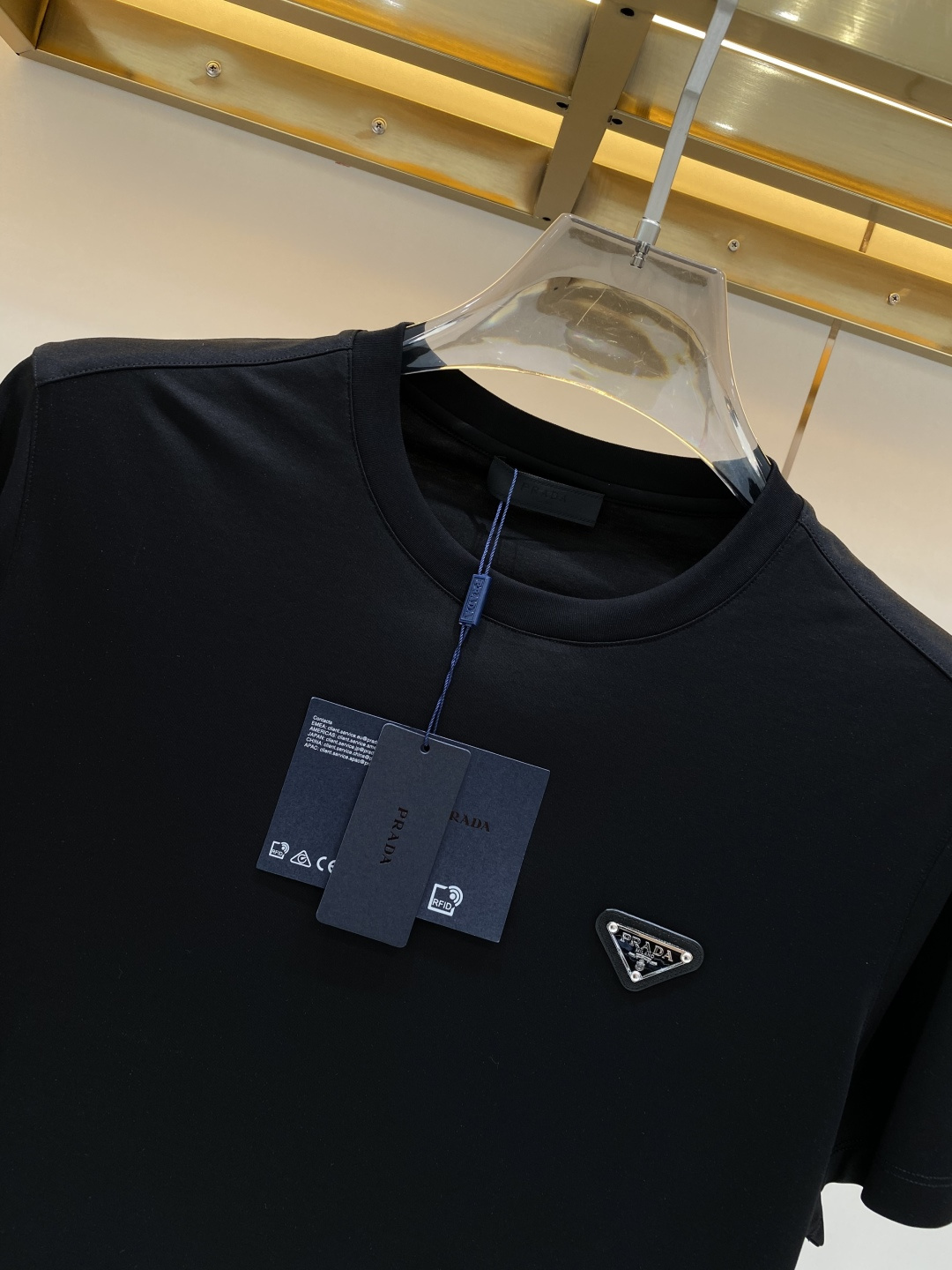 《𝙉𝙚𝙬🖤❤️普家》2026SS最新款春夏短袖T恤，丝光棉 帅气时尚，胸口顶级图案字母，简约百搭款。面料