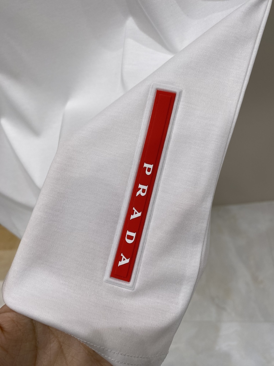 《𝙉𝙚𝙬🖤❤️普家》2026SS最新款春夏短袖T恤，丝光棉 帅气时尚，胸口顶级图案字母，简约百搭款。面料