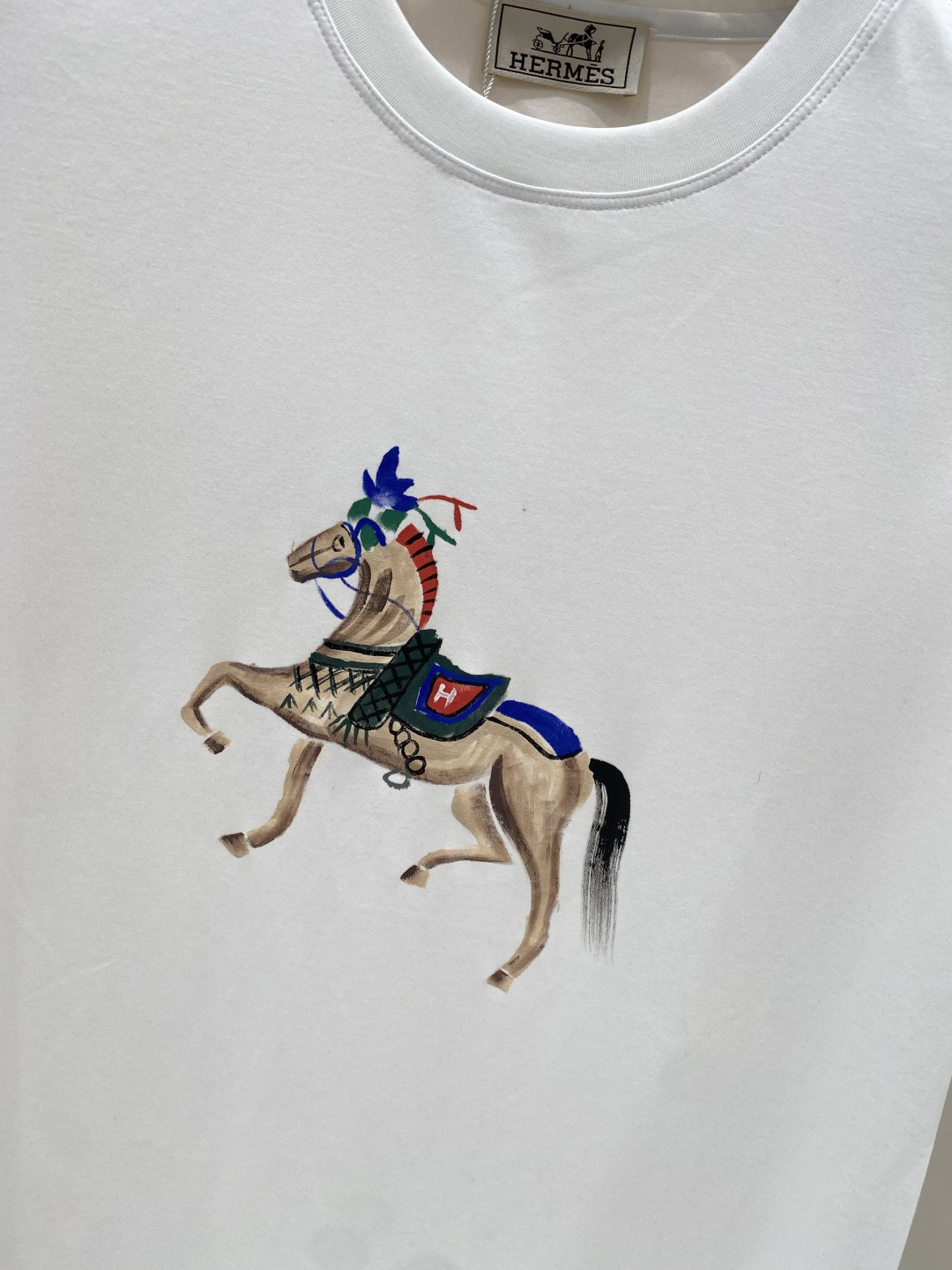 《𝙉𝙚𝙬🖤❤️爱马家》2026SS最新款春夏短袖T恤，丝光棉 帅气时尚，胸口顶级图案字母，简约百搭款。面