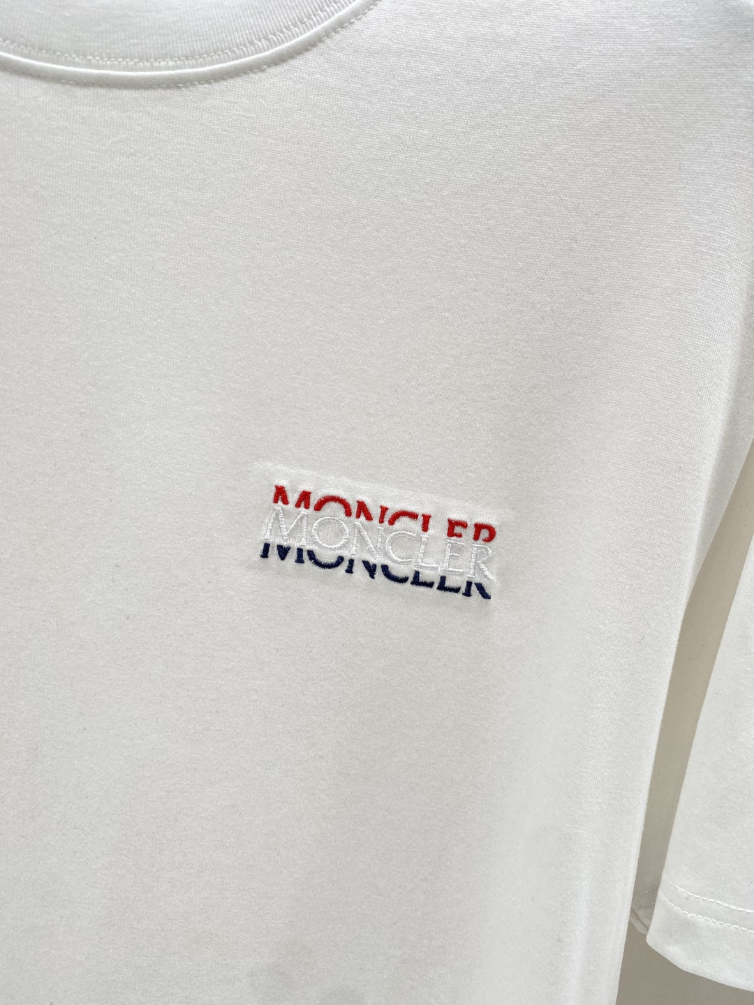 《𝙉𝙚𝙬🖤❤️蒙家》2026新款首发专柜最新款短袖圆领T恤 高端订制 设计前卫时尚！logo工艺设计 高