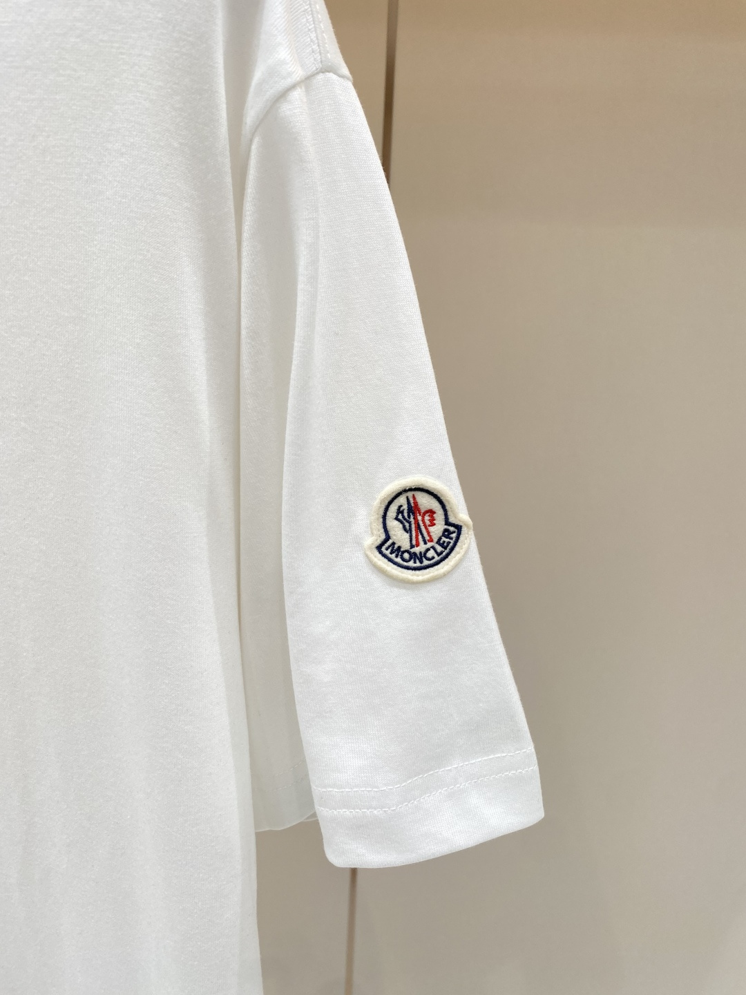 《𝙉𝙚𝙬🖤❤️蒙家》2026新款首发专柜最新款短袖圆领T恤 高端订制 设计前卫时尚！logo工艺设计 高