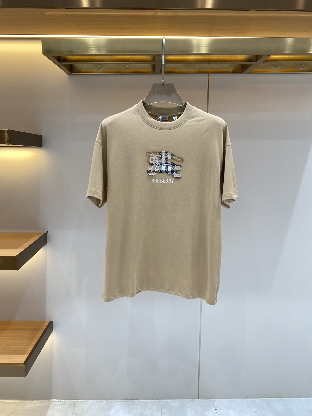 《𝙉𝙚𝙬🖤❤️巴家》26SS新款春夏短袖 最高版本客供定制高端面料 简单时尚款，配色超级好看！经典log