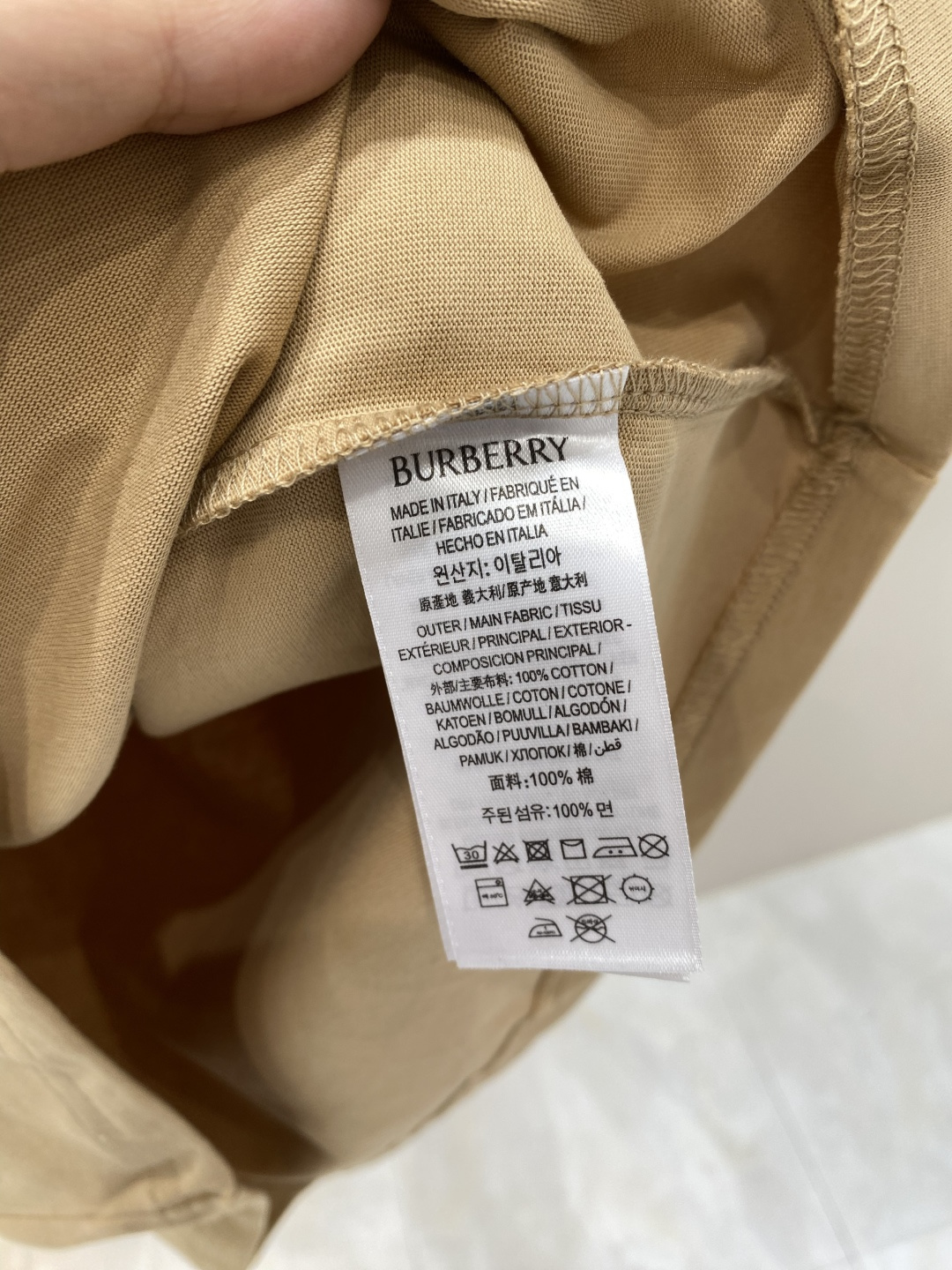 《𝙉𝙚𝙬🖤❤️巴家》26SS新款春夏短袖 最高版本客供定制高端面料 简单时尚款，配色超级好看！经典log