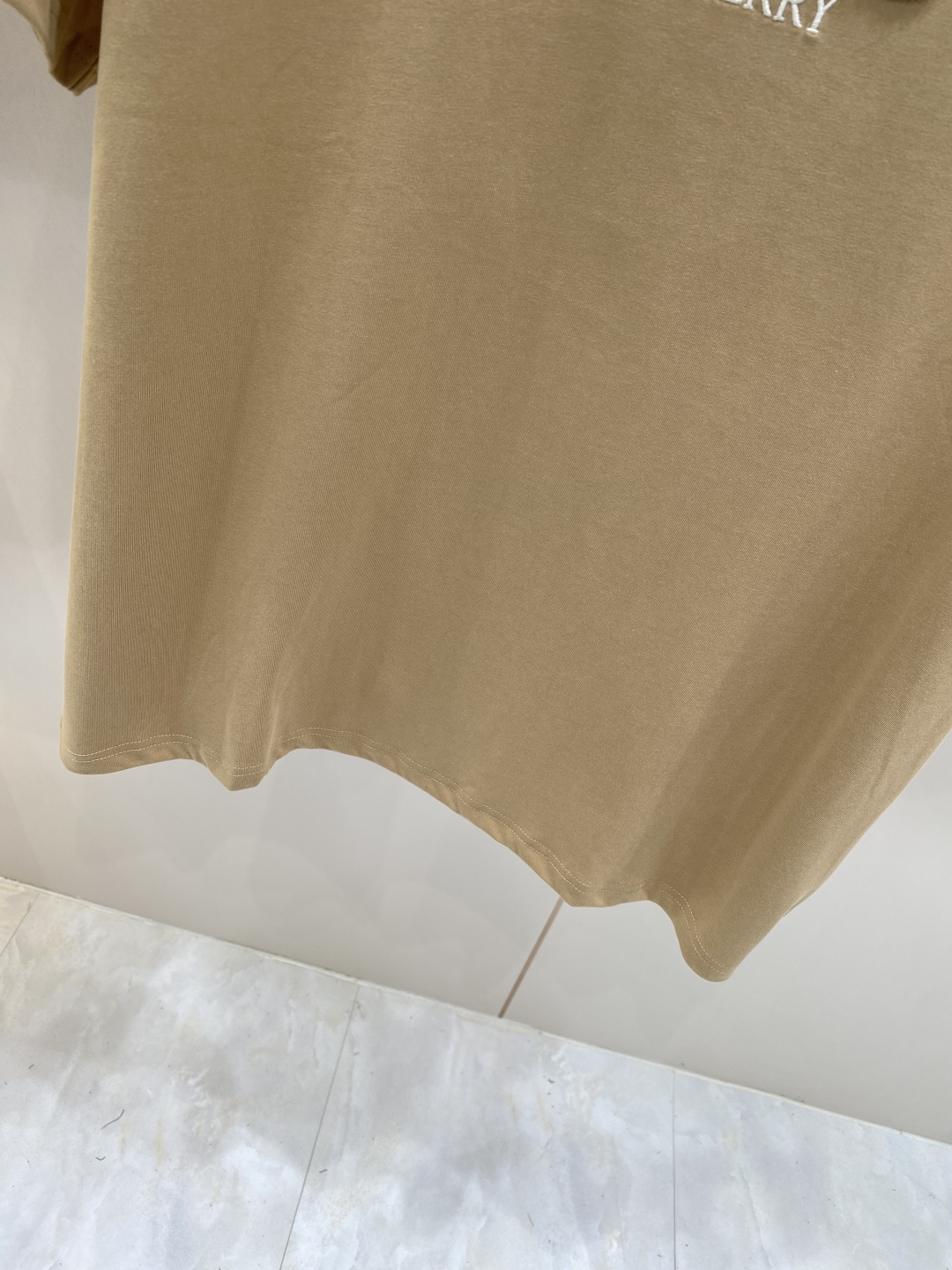 《𝙉𝙚𝙬🖤❤️巴家》26SS新款春夏短袖 最高版本客供定制高端面料 简单时尚款，配色超级好看！经典log