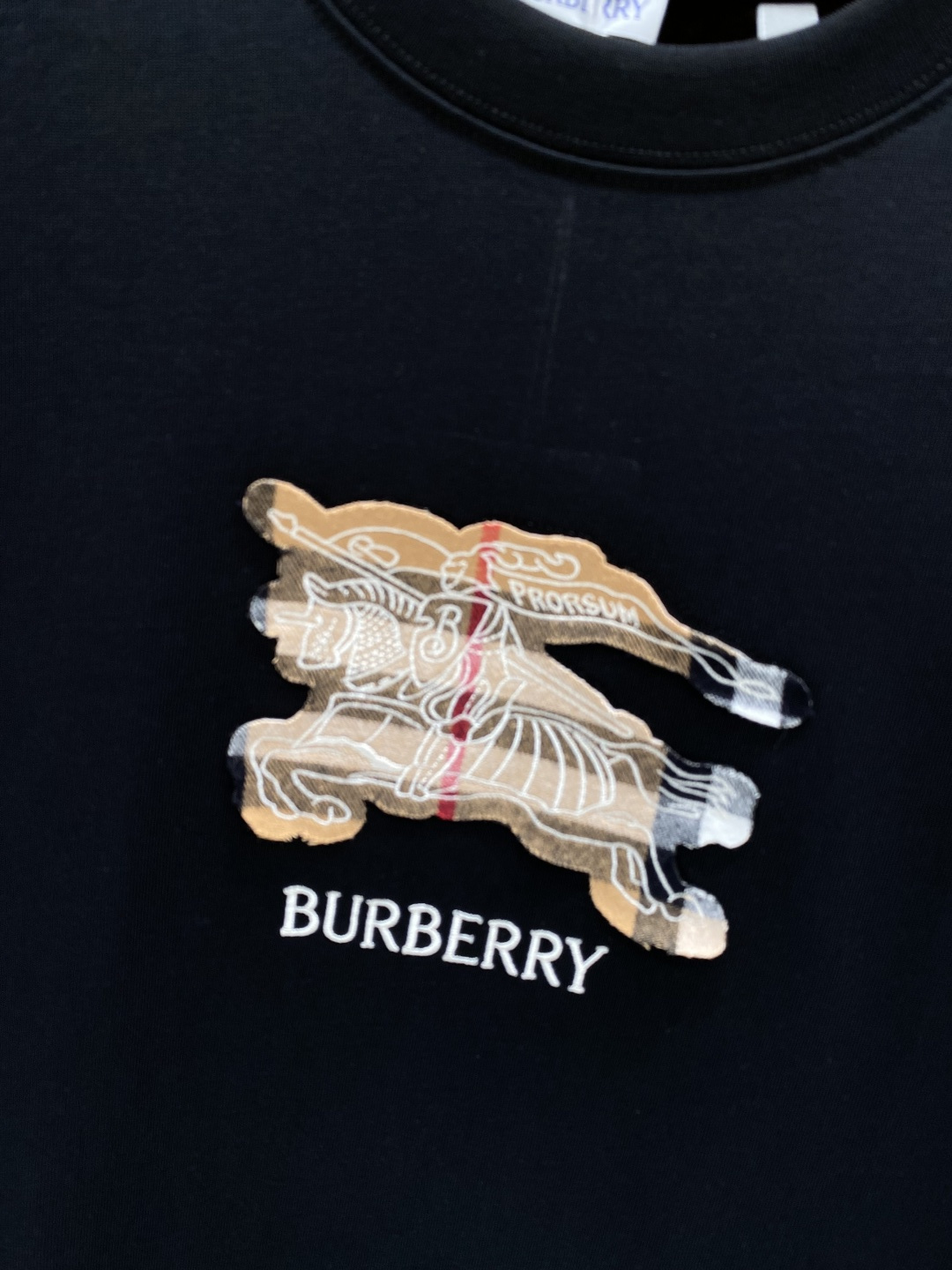 《𝙉𝙚𝙬🖤❤️巴家》26SS新款春夏短袖 最高版本客供定制高端面料 简单时尚款，配色超级好看！经典log