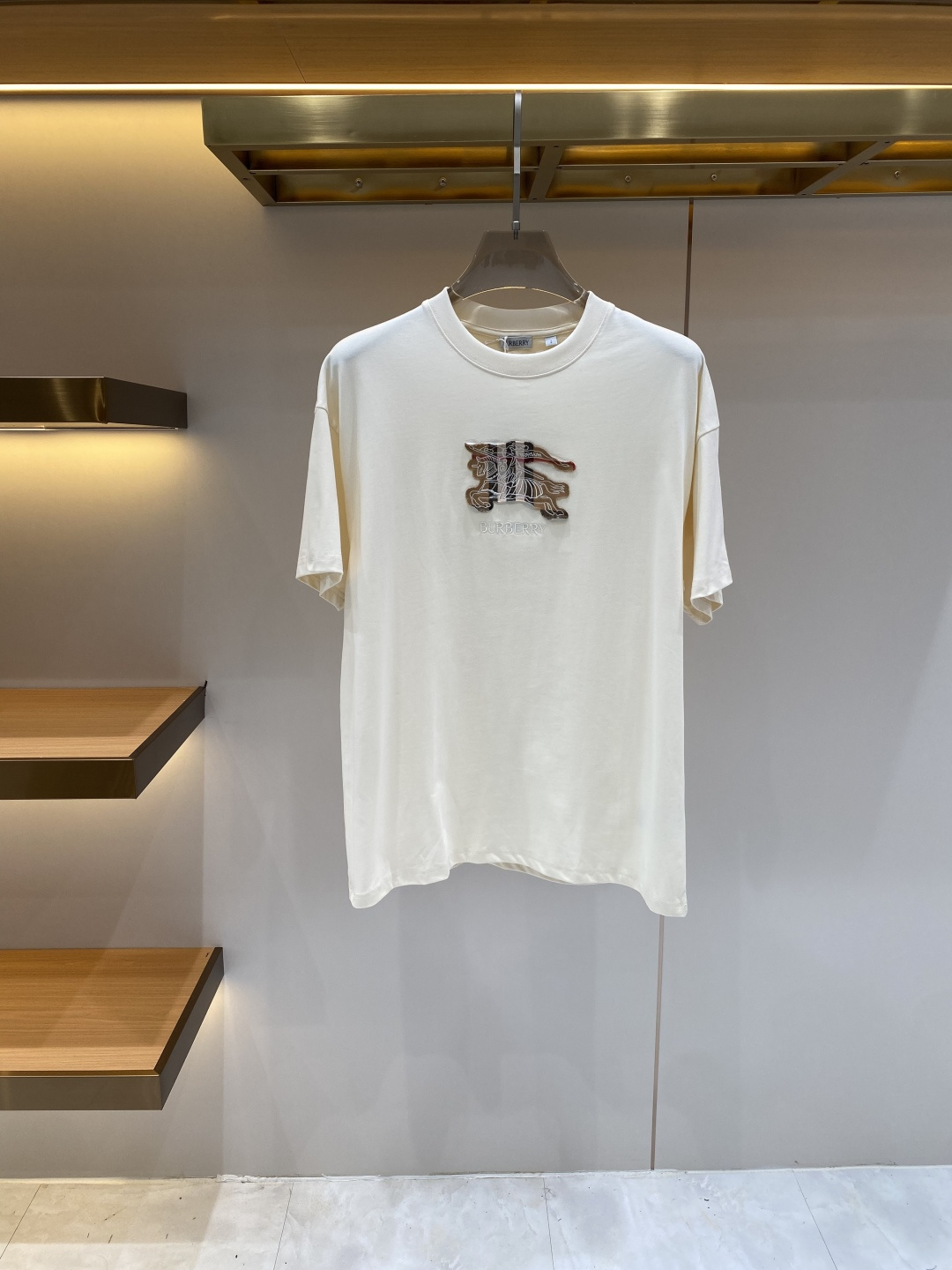 《𝙉𝙚𝙬🖤❤️巴家》26SS新款春夏短袖 最高版本客供定制高端面料 简单时尚款，配色超级好看！经典log