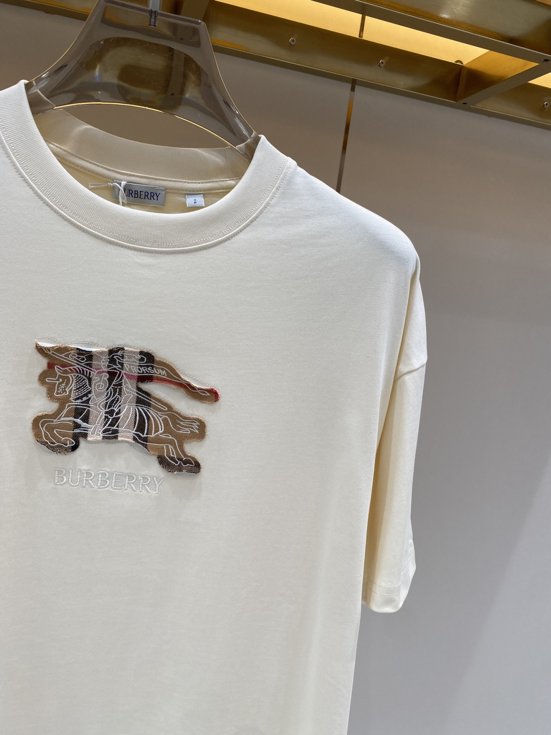 《𝙉𝙚𝙬🖤❤️巴家》26SS新款春夏短袖 最高版本客供定制高端面料 简单时尚款，配色超级好看！经典log