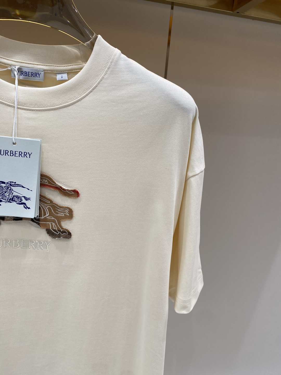 《𝙉𝙚𝙬🖤❤️巴家》26SS新款春夏短袖 最高版本客供定制高端面料 简单时尚款，配色超级好看！经典log