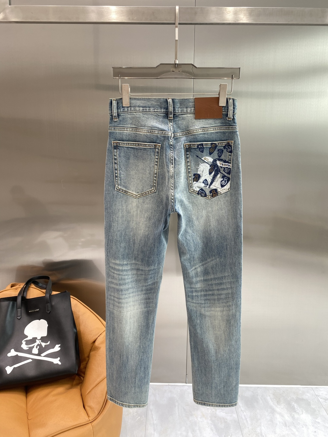 《𝙉𝙚𝙬🖤❤️巴家》2026最新品牛仔裤 专柜热销款 品味与价值共享 身穿着非常舒适 低调不失奢华 穿出