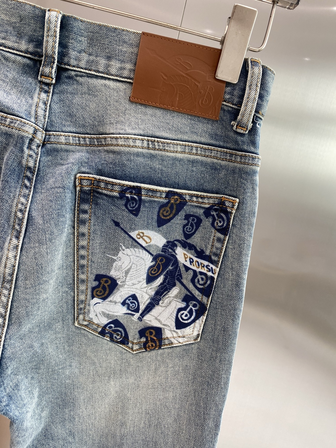 《𝙉𝙚𝙬🖤❤️巴家》2026最新品牛仔裤 专柜热销款 品味与价值共享 身穿着非常舒适 低调不失奢华 穿出