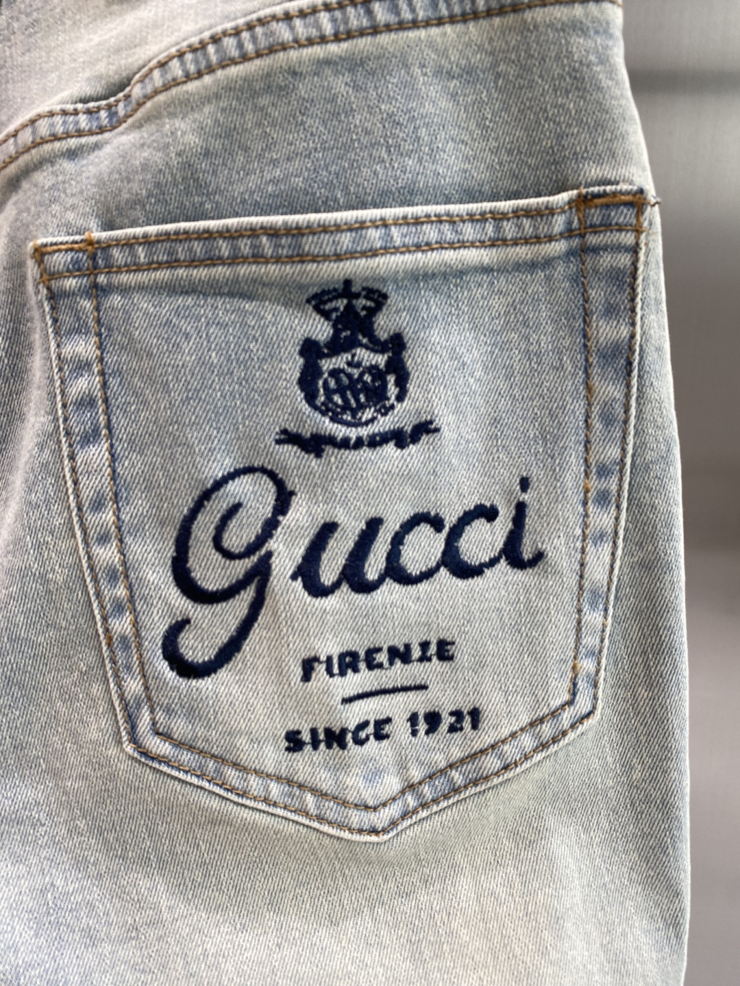 《𝙉𝙚𝙬🖤❤️古家》2026最新品牛仔裤 专柜热销款 品味与价值共享 身穿着非常舒适 低调不失奢华 穿出