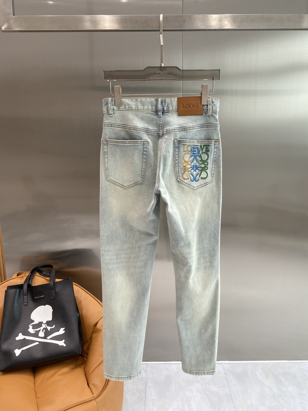 《𝙉𝙚𝙬🖤❤️罗家》26ss春季牛仔 超级有范儿的一款牛仔裤，定制原版水洗牛仔面料，独特设计，顶级工艺字