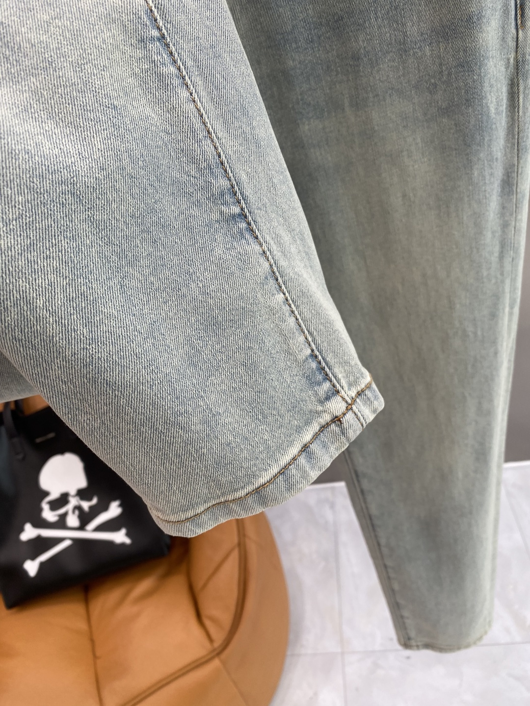 《𝙉𝙚𝙬🖤❤️罗家》26ss春季牛仔 超级有范儿的一款牛仔裤，定制原版水洗牛仔面料，独特设计，顶级工艺字