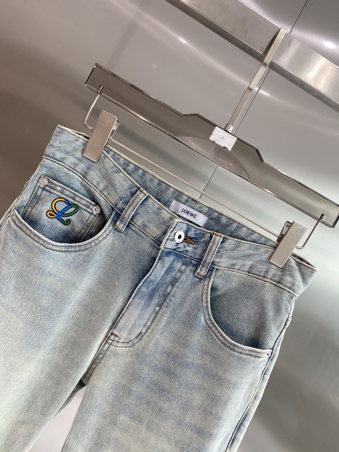 《𝙉𝙚𝙬🖤❤️罗家》26ss春季牛仔 超级有范儿的一款牛仔裤，定制原版水洗牛仔面料，独特设计，顶级工艺字