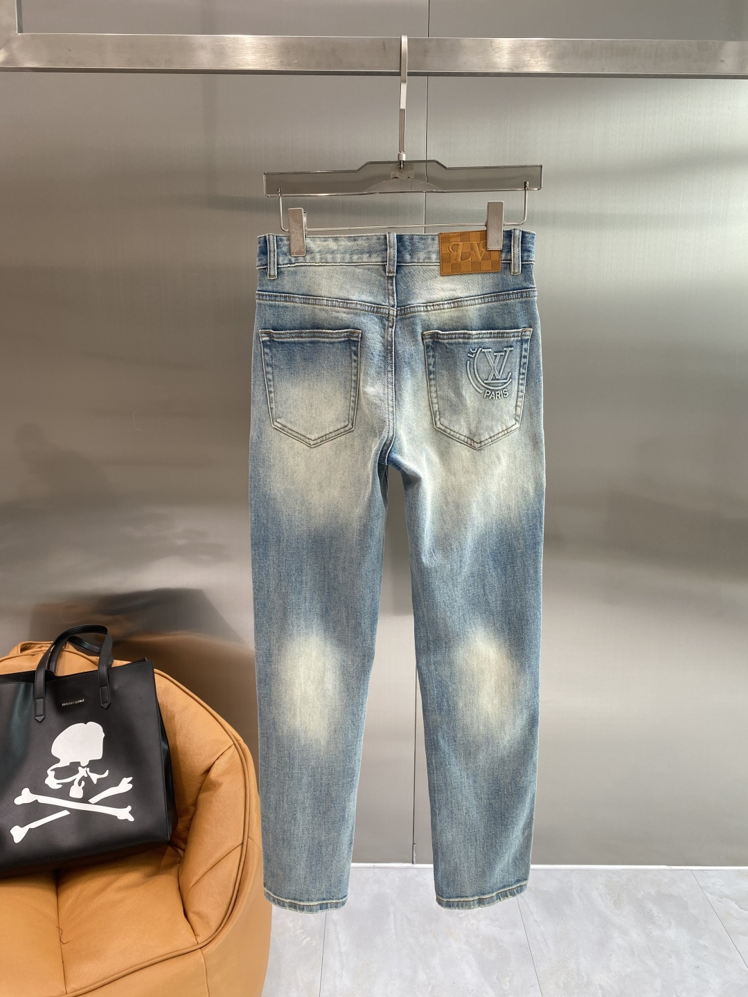 《𝙉𝙚𝙬🖤❤️罗家》26ss春季牛仔 超级有范儿的一款牛仔裤，定制原版水洗牛仔面料，独特设计，顶级工艺字