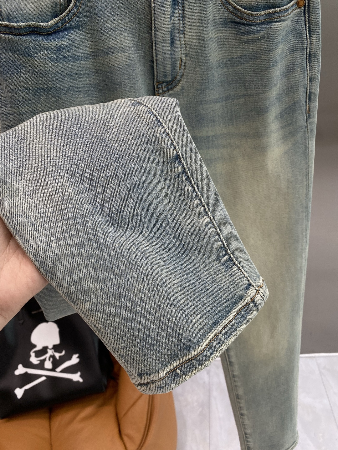 《𝙉𝙚𝙬🖤❤️巴家》26ss春季牛仔 超级有范儿的一款牛仔裤，定制原版水洗牛仔面料，独特设计，顶级工艺字