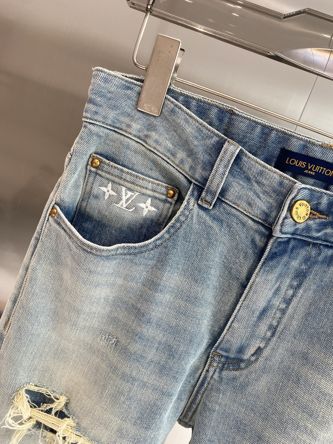《𝙉𝙚𝙬🖤❤️驴家》26ss春季牛仔 超级有范儿的一款牛仔裤，定制原版水洗牛仔面料，独特设计，顶级工艺字