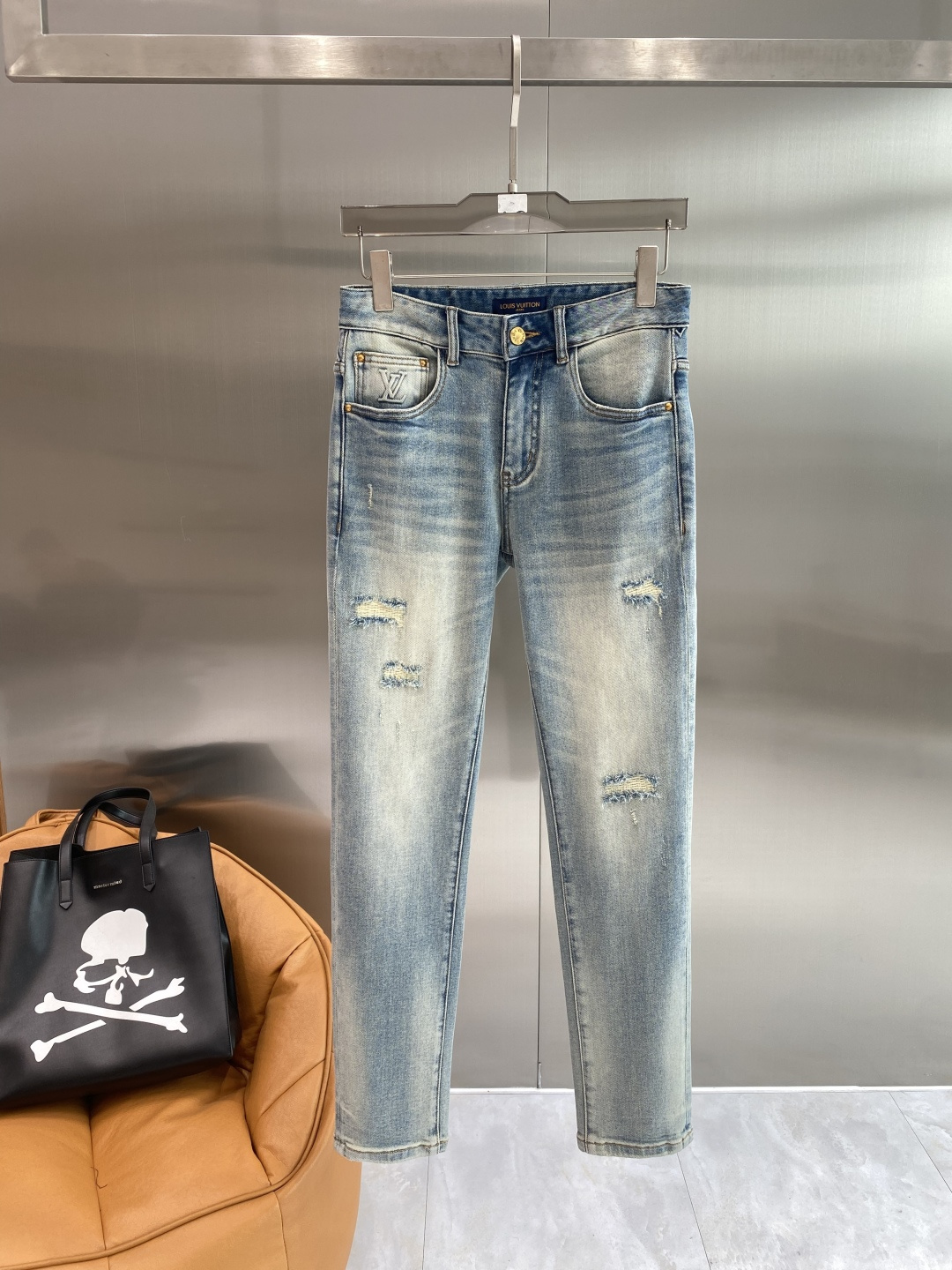 《𝙉𝙚𝙬🖤❤️驴家》26ss春季牛仔 超级有范儿的一款牛仔裤，定制原版水洗牛仔面料，独特设计，顶级工艺字