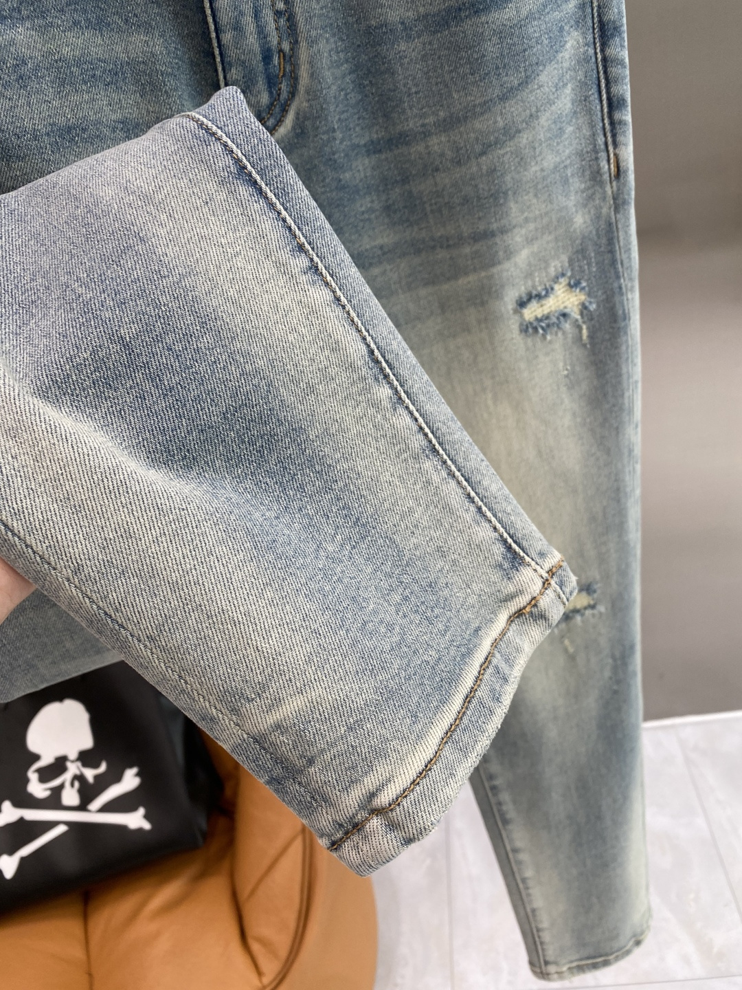 《𝙉𝙚𝙬🖤❤️驴家》26ss春季牛仔 超级有范儿的一款牛仔裤，定制原版水洗牛仔面料，独特设计，顶级工艺字