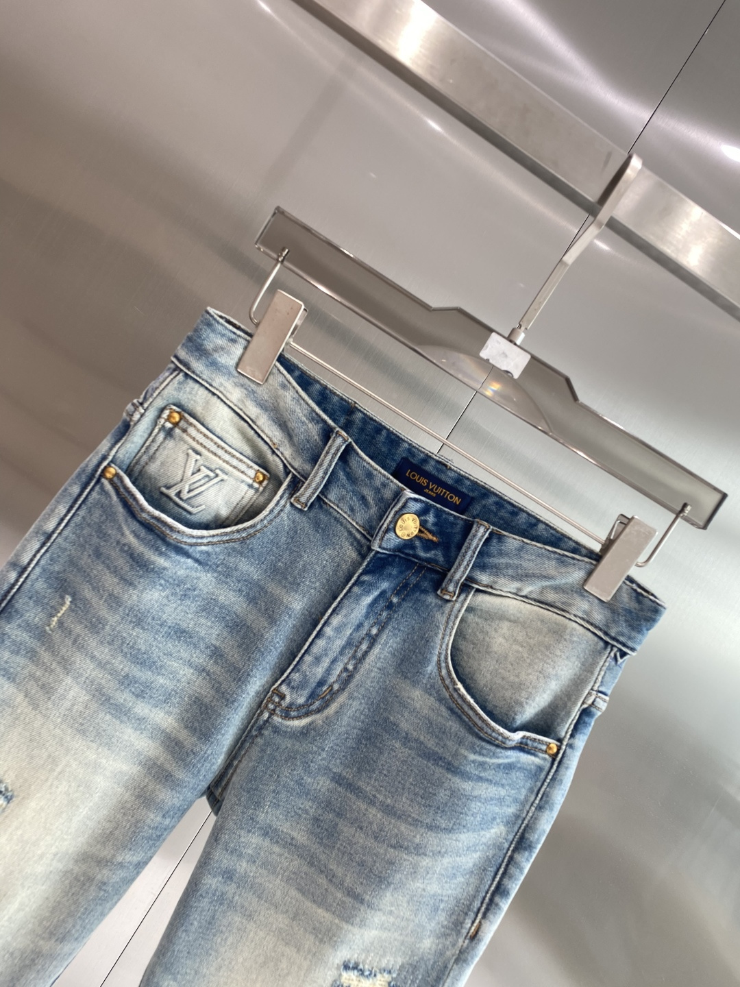 《𝙉𝙚𝙬🖤❤️驴家》26ss春季牛仔 超级有范儿的一款牛仔裤，定制原版水洗牛仔面料，独特设计，顶级工艺字