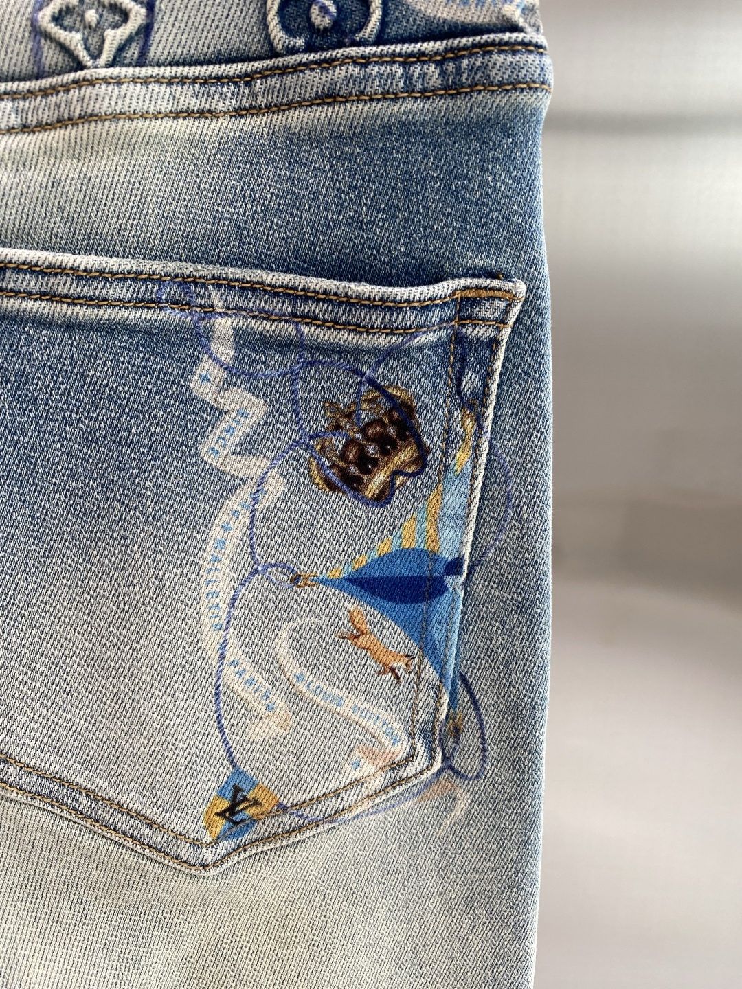 《𝙉𝙚𝙬🖤❤️驴家》26ss春季牛仔 超级有范儿的一款牛仔裤，定制原版水洗牛仔面料，独特设计，顶级工艺字