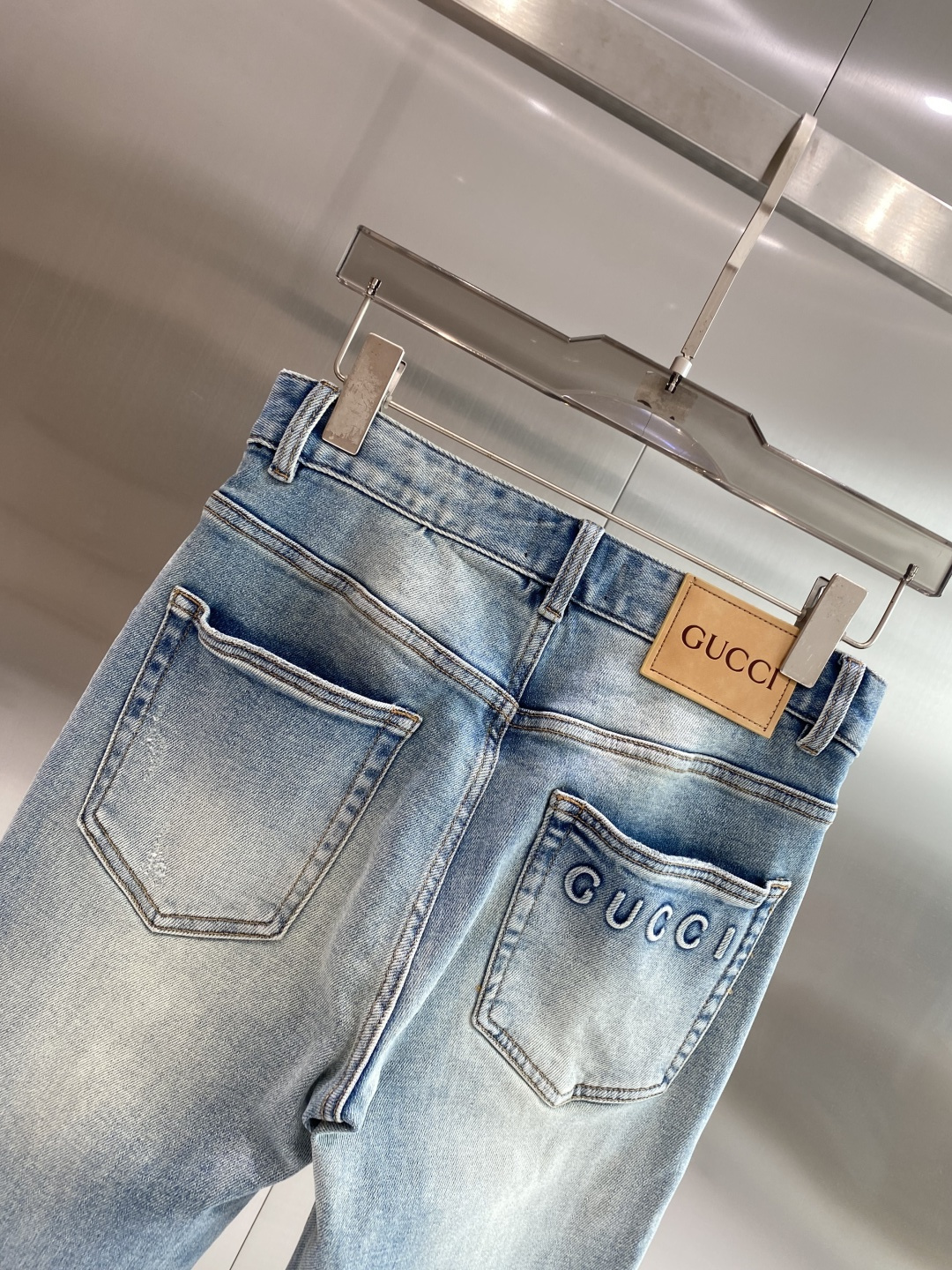 《𝙉𝙚𝙬🖤❤️古家》26ss春季牛仔 超级有范儿的一款牛仔裤，定制原版水洗牛仔面料，独特设计，顶级工艺字