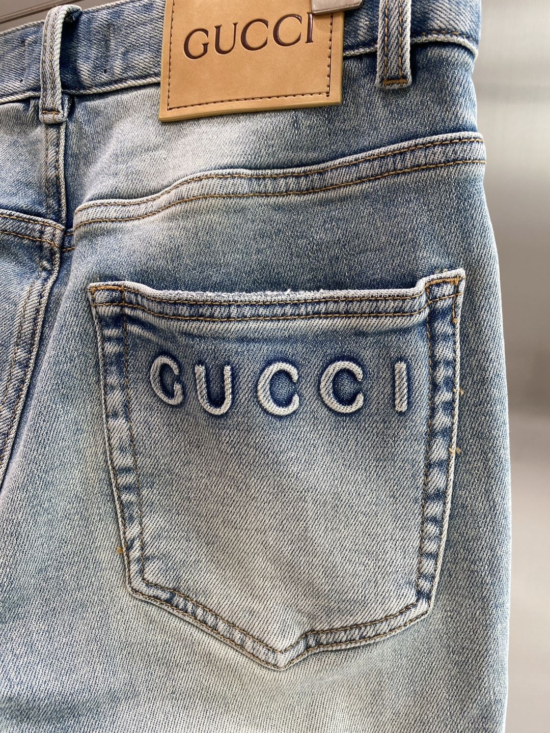 《𝙉𝙚𝙬🖤❤️古家》26ss春季牛仔 超级有范儿的一款牛仔裤，定制原版水洗牛仔面料，独特设计，顶级工艺字