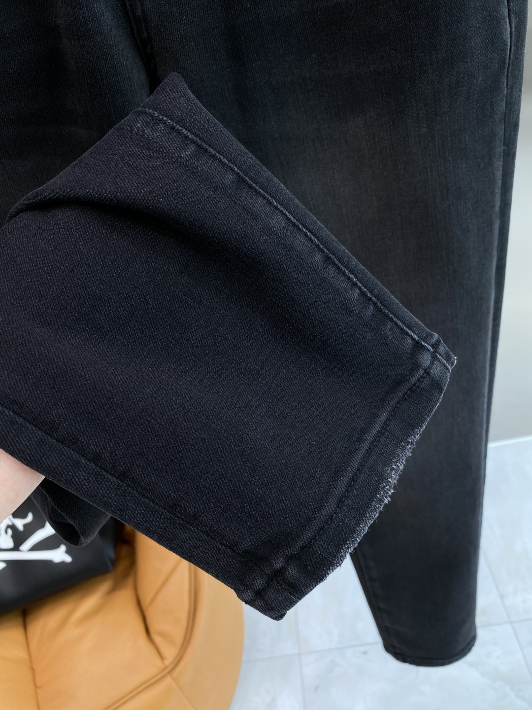 《𝙉𝙚𝙬🖤❤️DG家》26ss春季牛仔 超级有范儿的一款牛仔裤，定制原版水洗牛仔面料，独特设计，顶级工艺