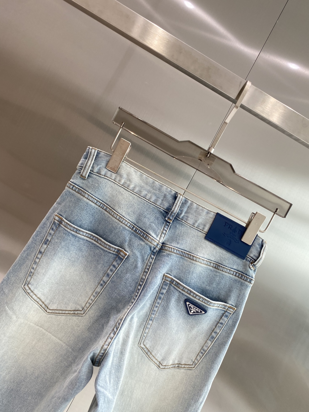 《𝙉𝙚𝙬🖤❤️普家》2026春款重工水洗休闲牛仔裤，进口原版水洗弹力面料，舒适有弹性，独特设计，版型超正