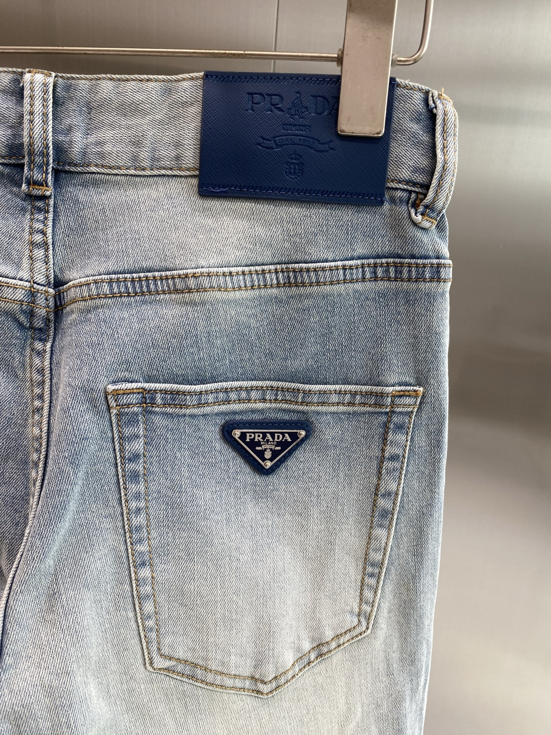 《𝙉𝙚𝙬🖤❤️普家》2026春款重工水洗休闲牛仔裤，进口原版水洗弹力面料，舒适有弹性，独特设计，版型超正