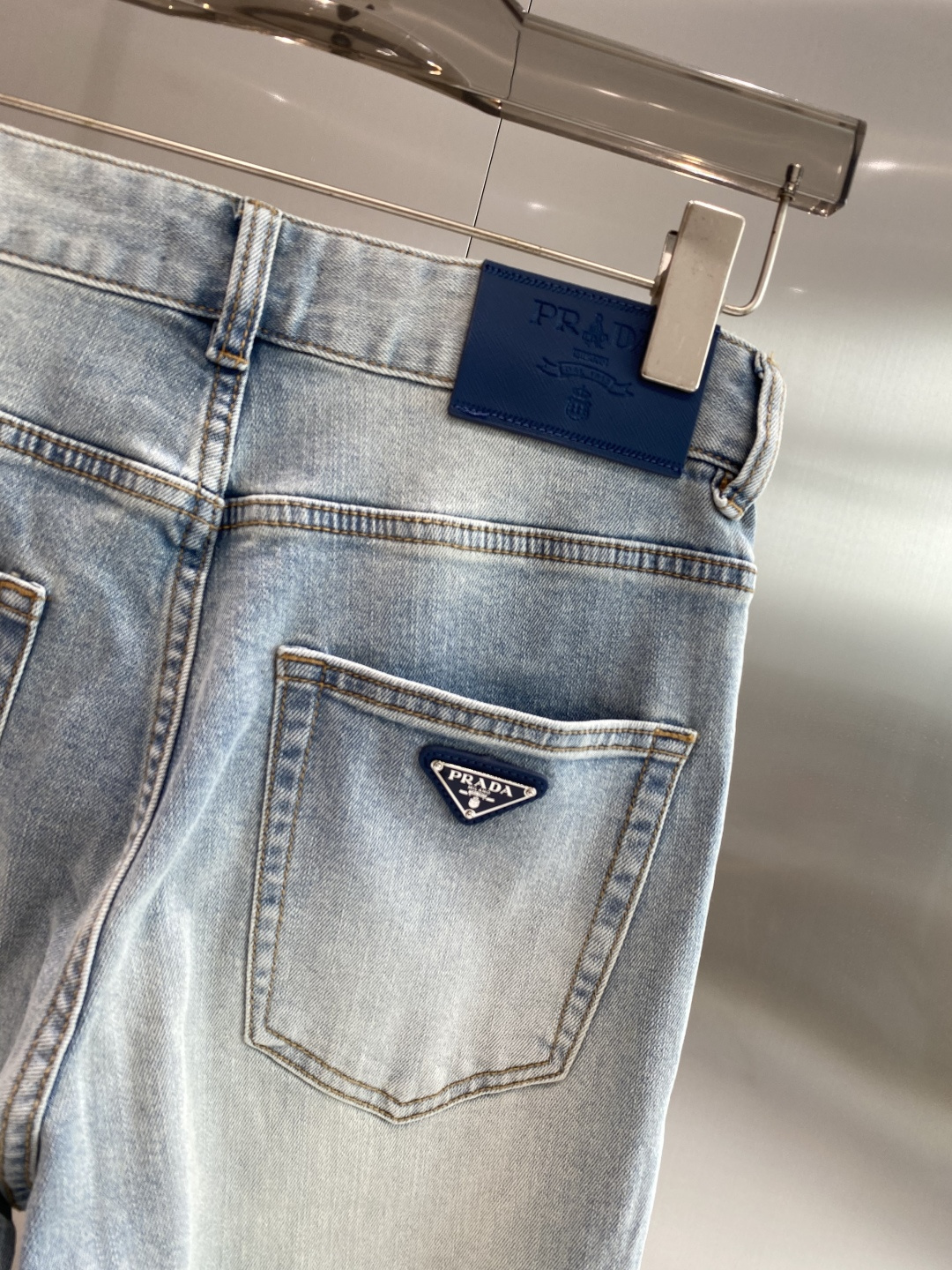 《𝙉𝙚𝙬🖤❤️普家》2026春款重工水洗休闲牛仔裤，进口原版水洗弹力面料，舒适有弹性，独特设计，版型超正