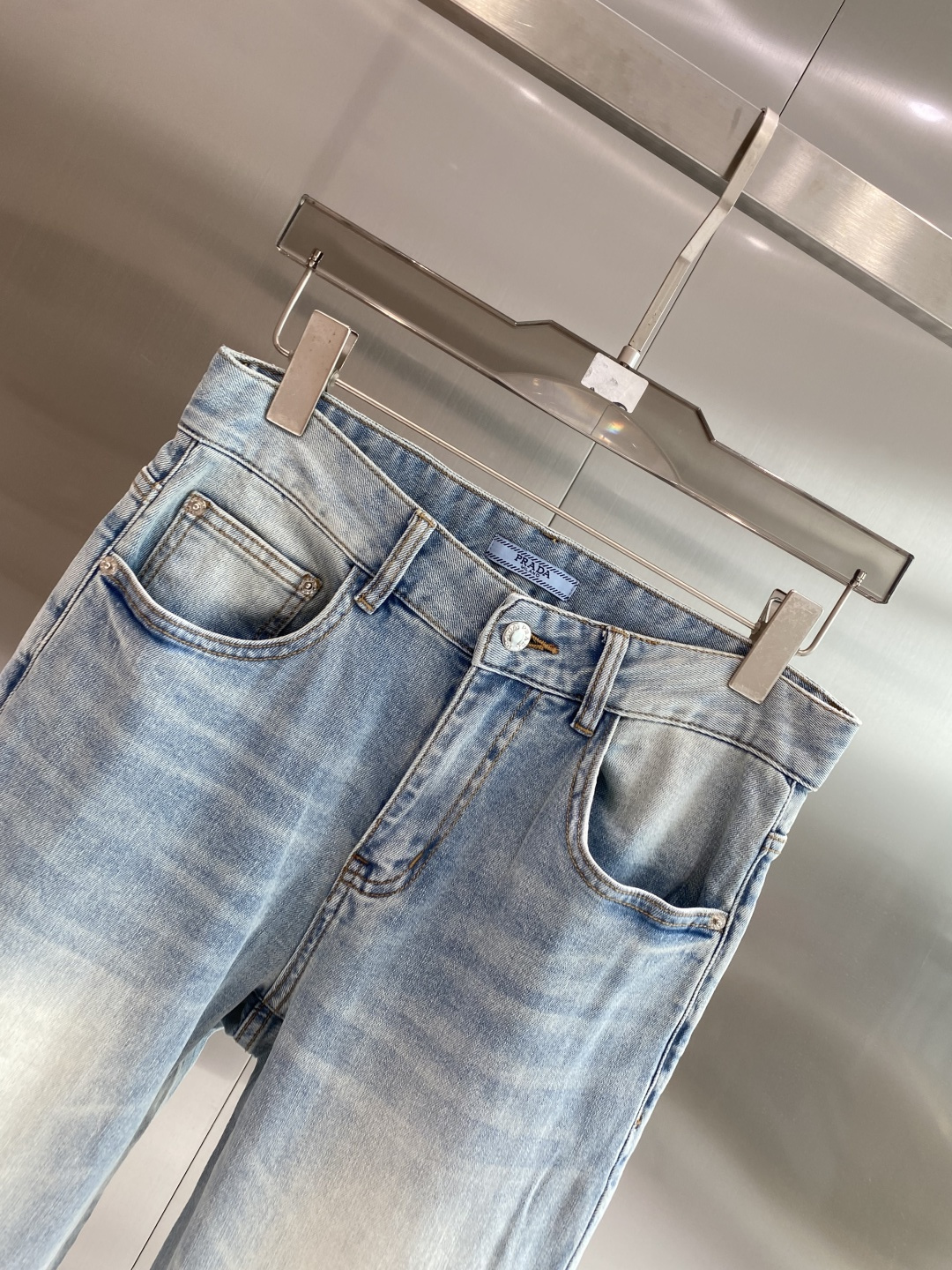 《𝙉𝙚𝙬🖤❤️普家》2026春款重工水洗休闲牛仔裤，进口原版水洗弹力面料，舒适有弹性，独特设计，版型超正