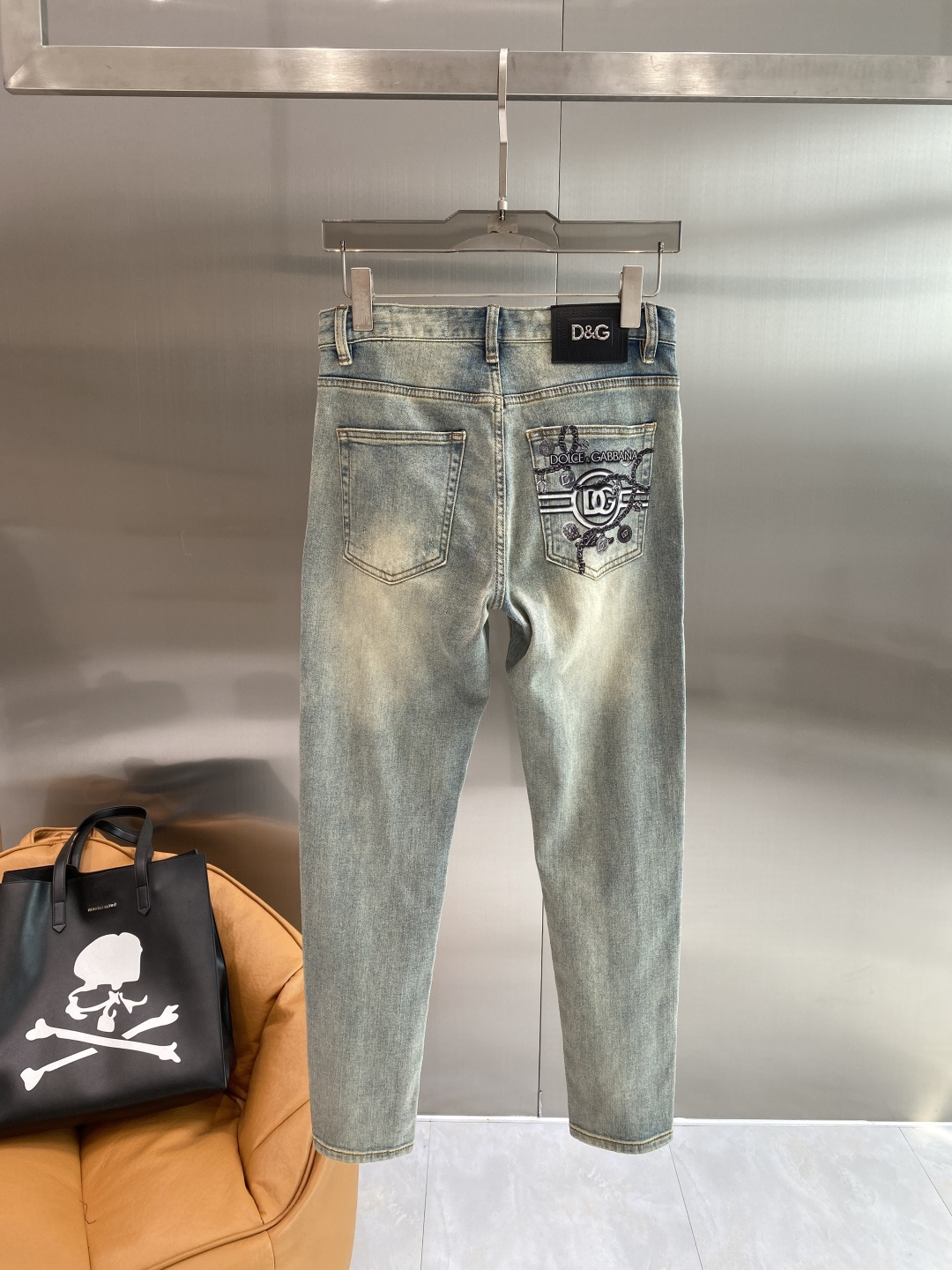 《𝙉𝙚𝙬🖤❤️DG家》2026春款重工水洗休闲牛仔裤，进口原版水洗弹力面料，舒适有弹性，独特设计，版型超