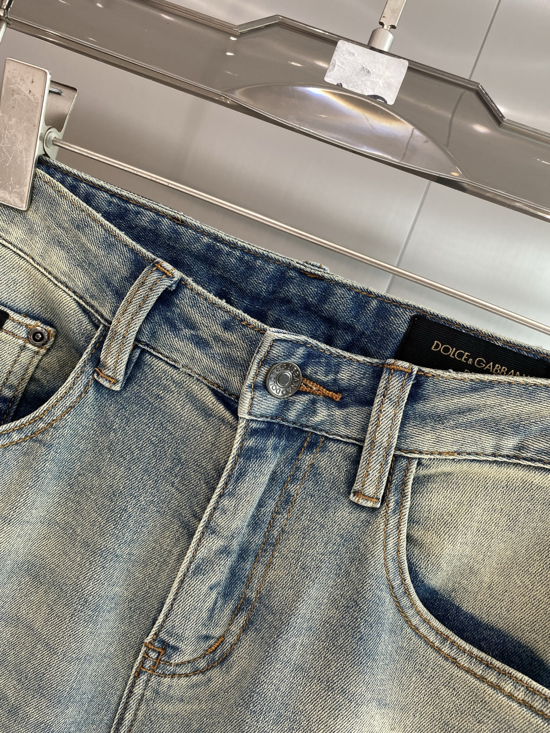 《𝙉𝙚𝙬🖤❤️DG家》2026春款重工水洗休闲牛仔裤，进口原版水洗弹力面料，舒适有弹性，独特设计，版型超