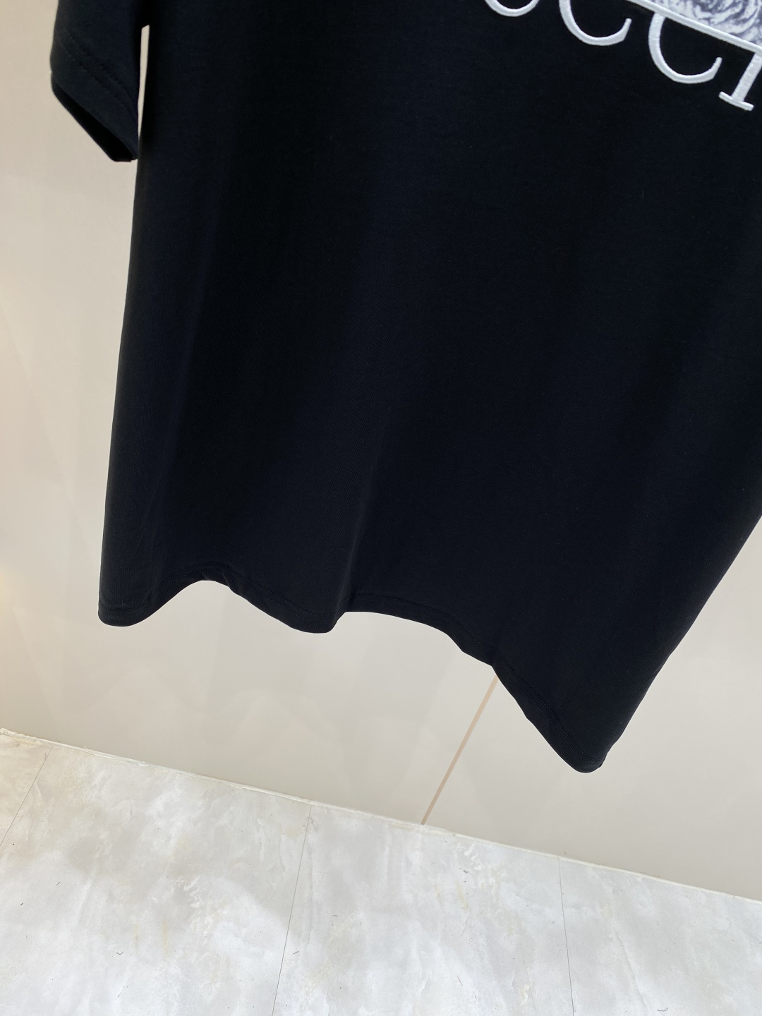 《𝙉𝙚𝙬🖤❤️古家》2026新款首发专柜最新款短袖圆领T恤 高端订制 设计前卫时尚！logo工艺设计 高