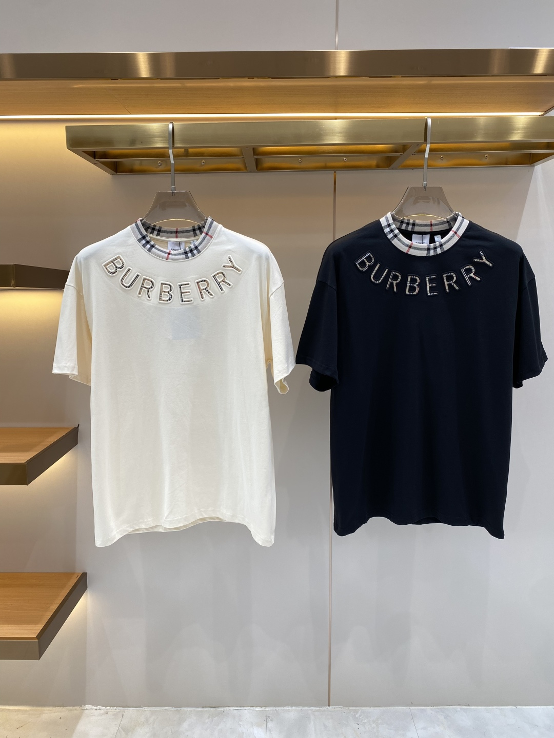 《𝙉𝙚𝙬🖤❤️巴家》2026新款首发专柜最新款短袖圆领T恤 高端订制 设计前卫时尚！logo工艺设计 高