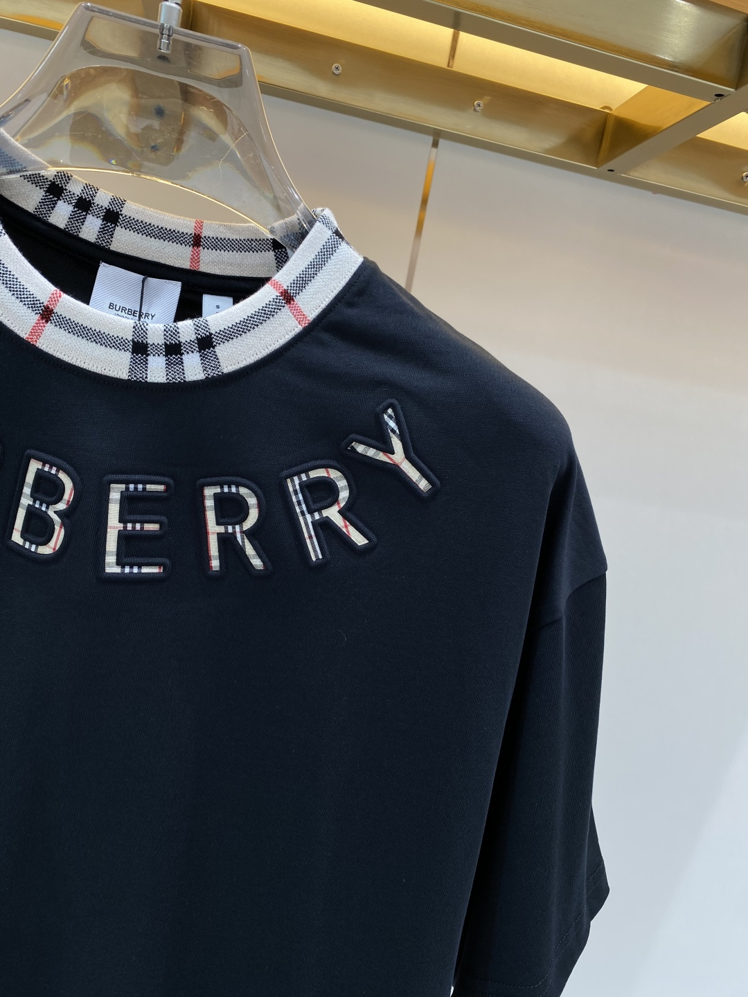 《𝙉𝙚𝙬🖤❤️巴家》2026新款首发专柜最新款短袖圆领T恤 高端订制 设计前卫时尚！logo工艺设计 高