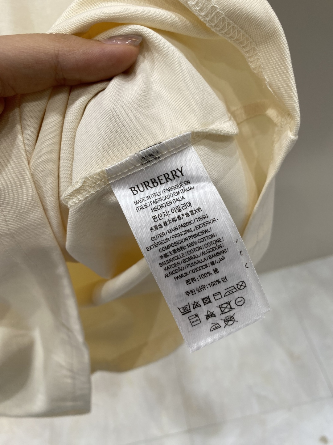 《𝙉𝙚𝙬🖤❤️巴家》2026新款首发专柜最新款短袖圆领T恤 高端订制 设计前卫时尚！logo工艺设计 高