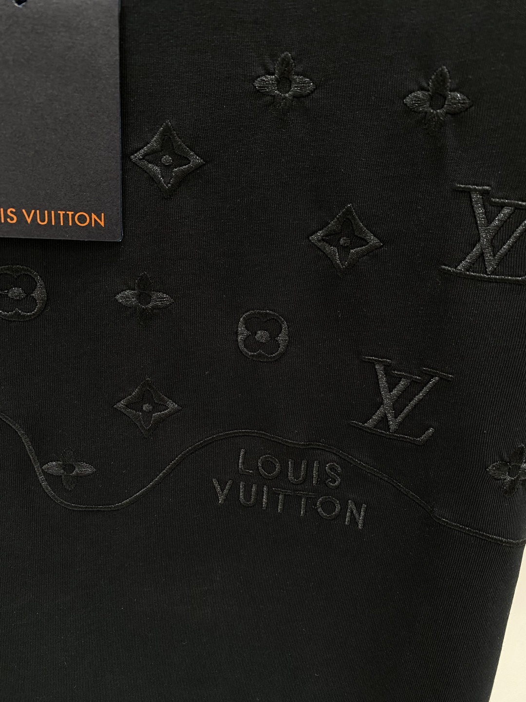 《𝙉𝙚𝙬🖤❤️驴家》26SS新款春夏短袖 最高版本客供定制高端面料 简单时尚款，配色超级好看！经典log