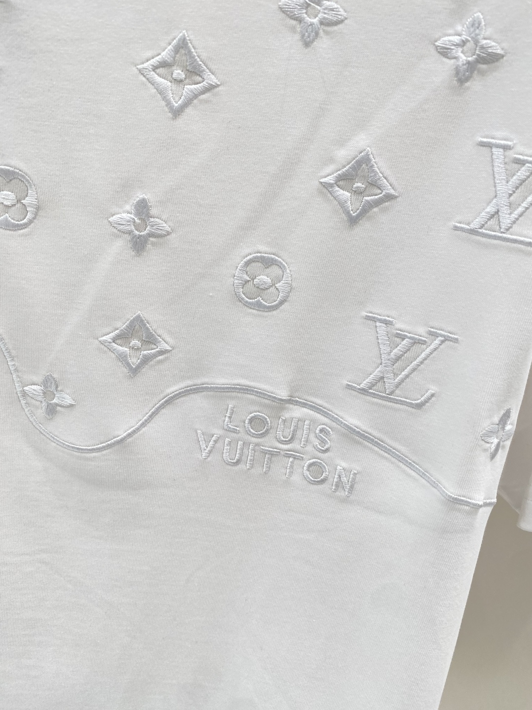 《𝙉𝙚𝙬🖤❤️驴家》26SS新款春夏短袖 最高版本客供定制高端面料 简单时尚款，配色超级好看！经典log