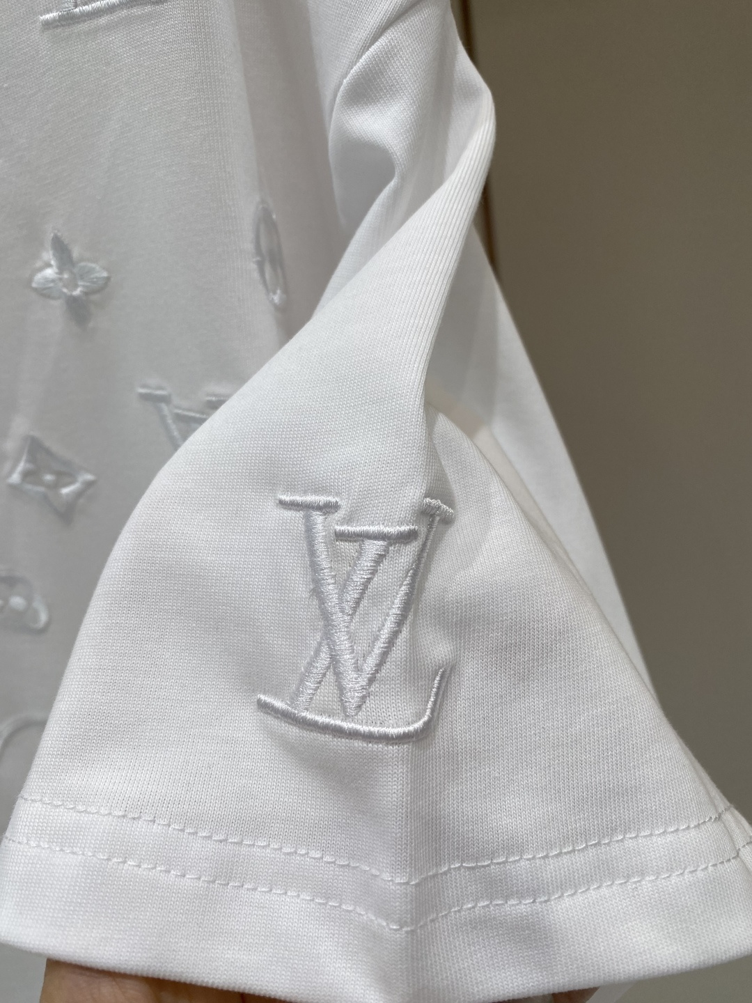 《𝙉𝙚𝙬🖤❤️驴家》26SS新款春夏短袖 最高版本客供定制高端面料 简单时尚款，配色超级好看！经典log