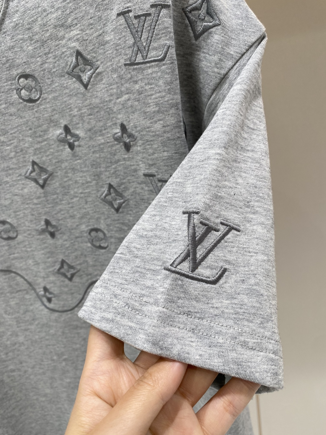 《𝙉𝙚𝙬🖤❤️驴家》26SS新款春夏短袖 最高版本客供定制高端面料 简单时尚款，配色超级好看！经典log