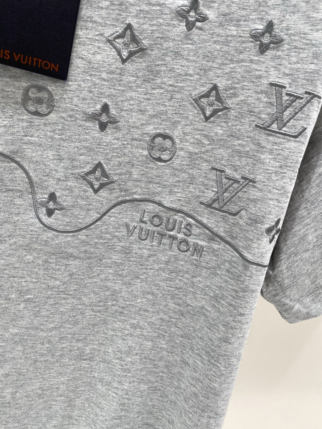 《𝙉𝙚𝙬🖤❤️驴家》26SS新款春夏短袖 最高版本客供定制高端面料 简单时尚款，配色超级好看！经典log