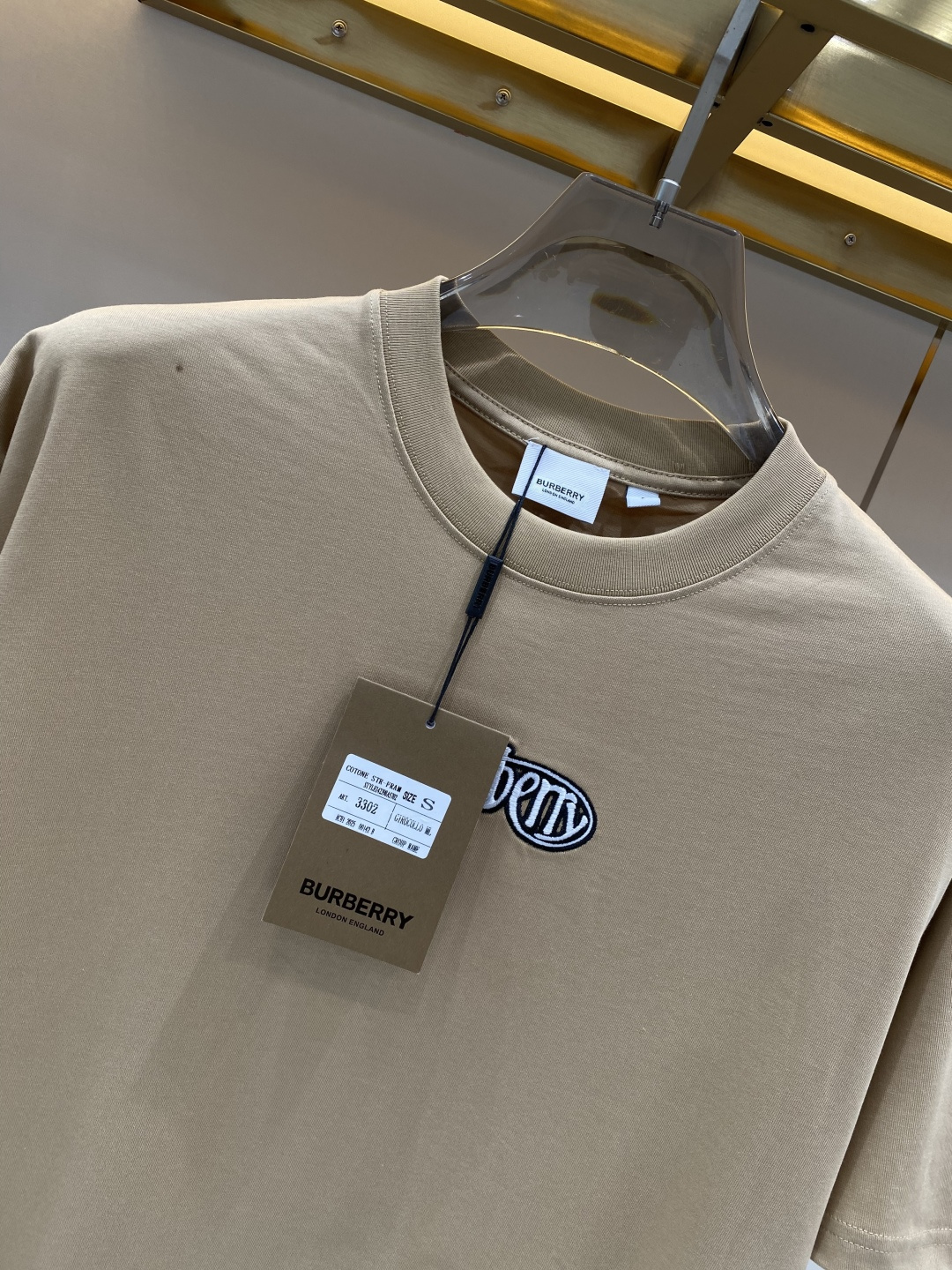 《𝙉𝙚𝙬🖤❤️巴家》26SS新款春夏短袖 最高版本客供定制高端面料 简单时尚款，配色超级好看！经典log